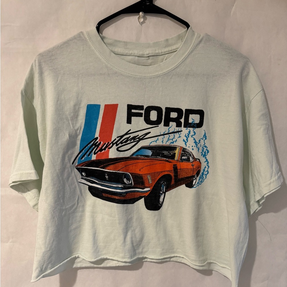 Ford cropped vintage t-shirt women’s size M/L
